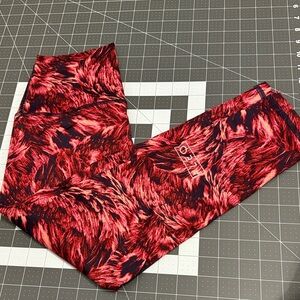 Fleo Women's Red & Black Abstract Print Leggings